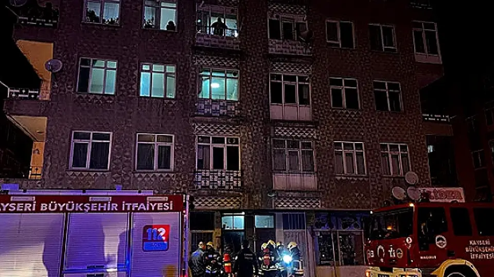 Kayseri'de 4 Katlı Binanın Bodrumunda Yangın Çıktı