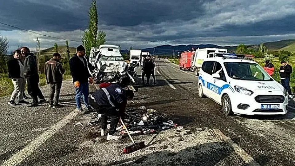 Kayseri'de Trafik Kazası: 1 Kişi Hayatını Kaybetti, 2 Kişi Yaralandı