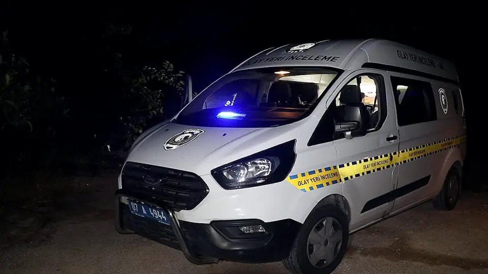 Kepez'de Borç Tartışması Kanla Bitti: 1 Kişi Bıçaklanarak Öldürüldü