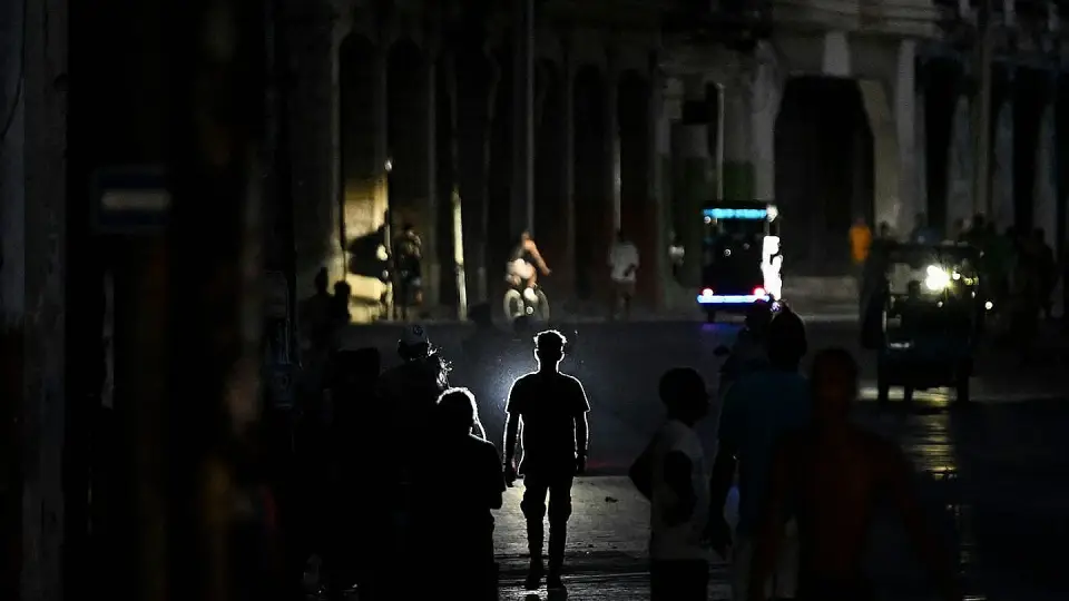 Küba'da Dev Elektrik Kesintisi: Halkın Tepkisi Artıyor