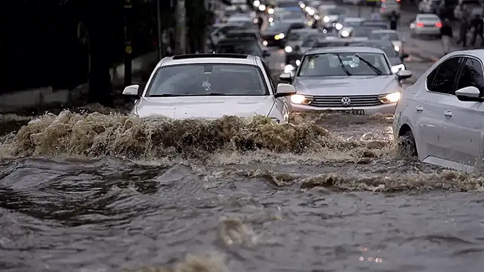 Meteoroloji'den Karadeniz İçin Kuvvetli Yağış ve Sel Uyarısı