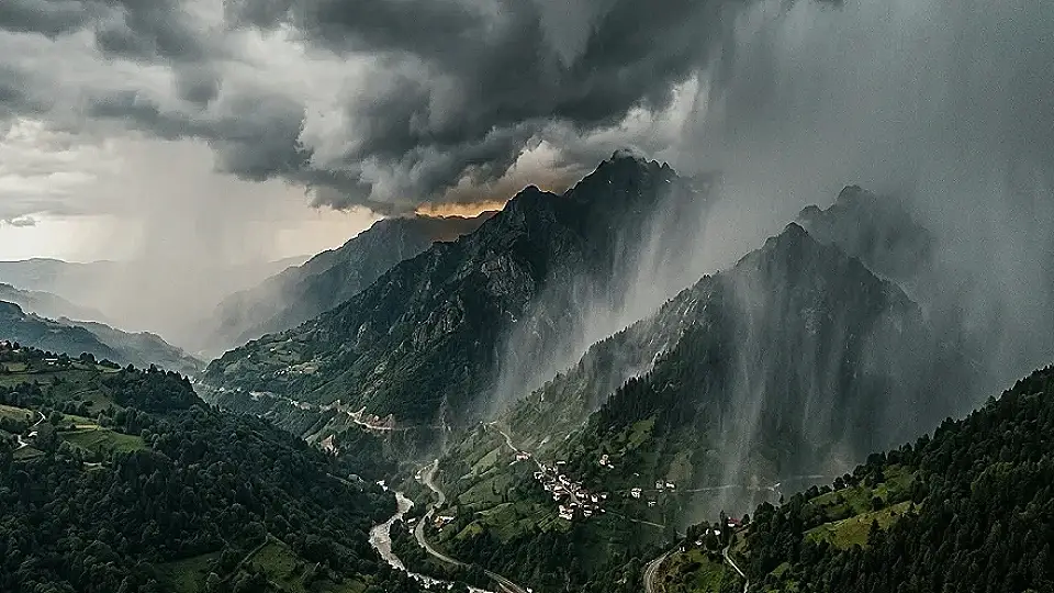 Orta ve Doğu Karadeniz'de Şiddetli Yağış Uyarısı: 10 İlde Sarı Kodlu Alarm