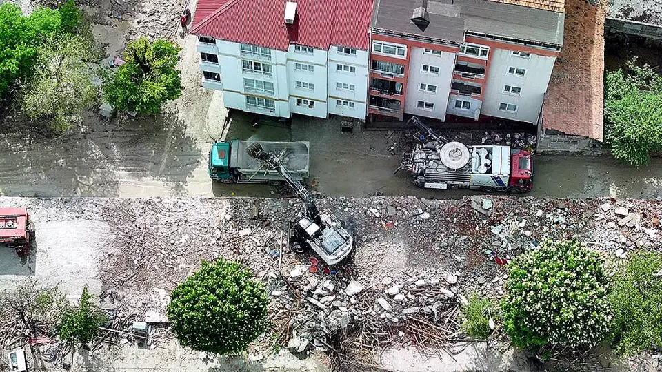 Selde Kepçesiyle 30'dan Fazla Kişiyi Kurtaran İş Makinesi Operatörü Mevlüt Çavdar'dan Açıklama