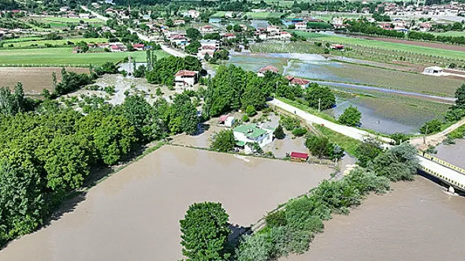 Tokat ve Amasya'da Sel Riski Nedeniyle Eğitime Ara Verildi