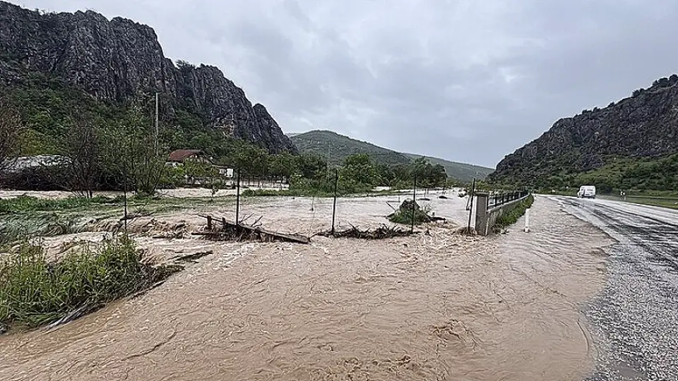 Tokat'ta Dere Taştı: Evler ve Araziler Sular Altında Kaldı