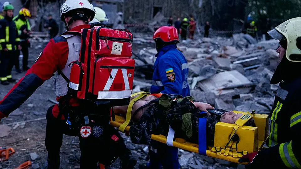 Ukrayna'da Savaş: Kiev'de Rus Saldırısı Sonucu Bir Ölü, 16 Yaralı