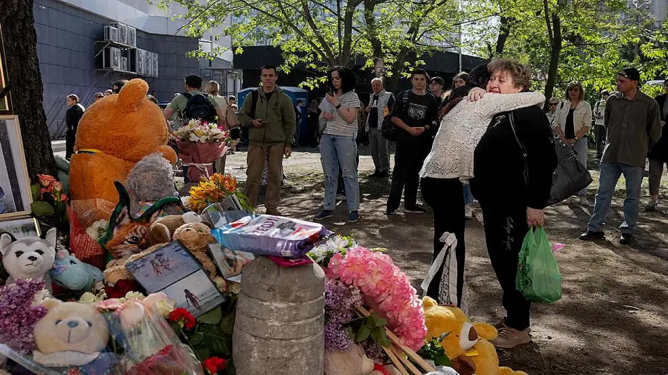 Ukrayna'da Savaş: Zelenski, Rus Petrol ve Askeri Tesislerine Saldırı Vaadinde Bulundu