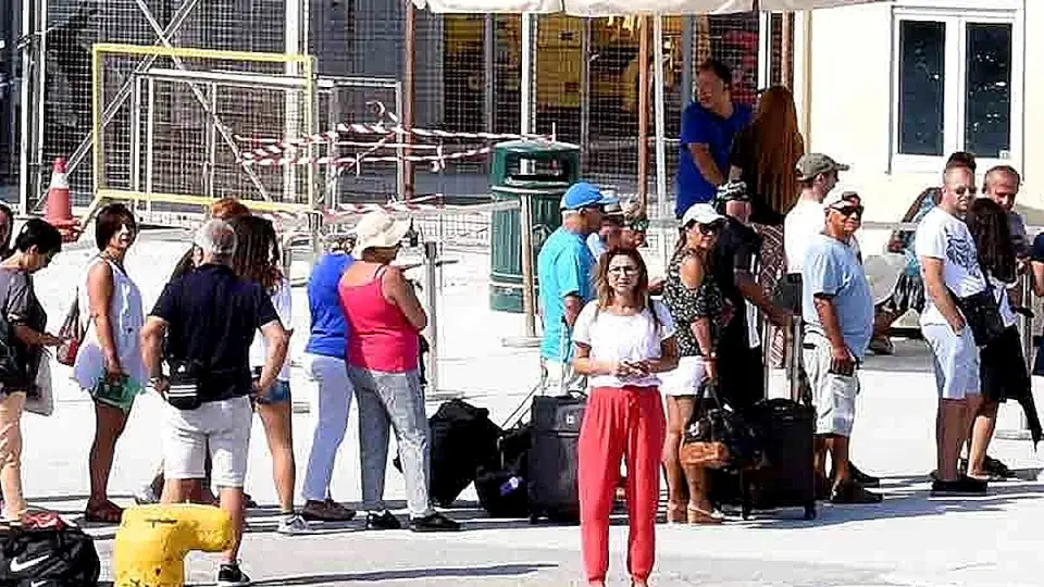 Yunanistan'da Turizm Kısıtlamaları: Popüler Adalarda Kapasite Sınırı Uygulanacak