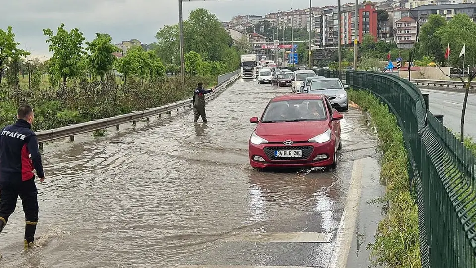 Zonguldak-Alaplı Çevre Yolu Su Altında Kaldı, Ulaşım Aksadı