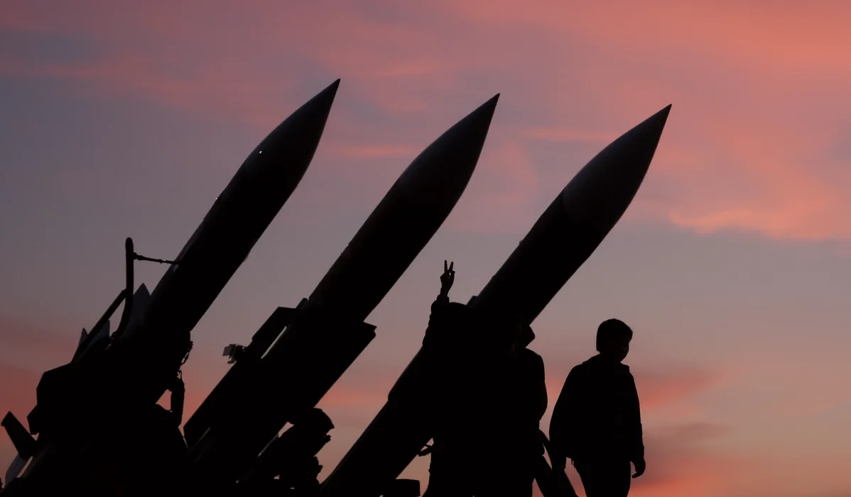 İran Silahlı Kuvvetleri'nden ABD'ye Uyarı: 'Elimiz Tetikte'