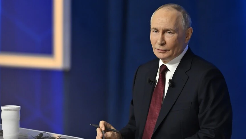 Putin, Zelenskiy ile Nihai Anlaşma İçin Görüşebileceğini Söyledi