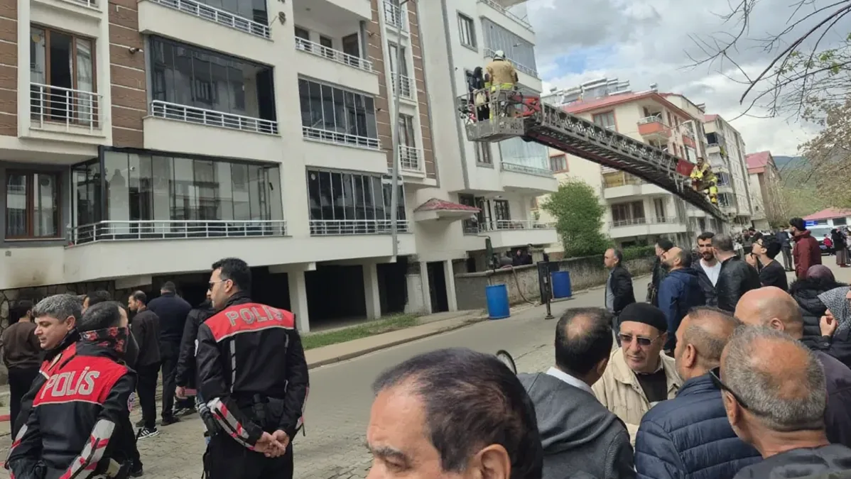 Bingöl'de Yangın: 13 Kişi Dumandan Etkilendi