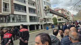 Bingöl'de Yangın: 13 Kişi Dumandan Etkilendi