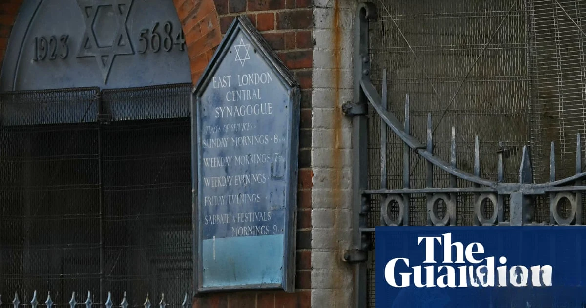 Londra'da Eski Sinagoğa Yapılan Kundaklama Saldırısına İlişkin İki Kişi Tutuklandı