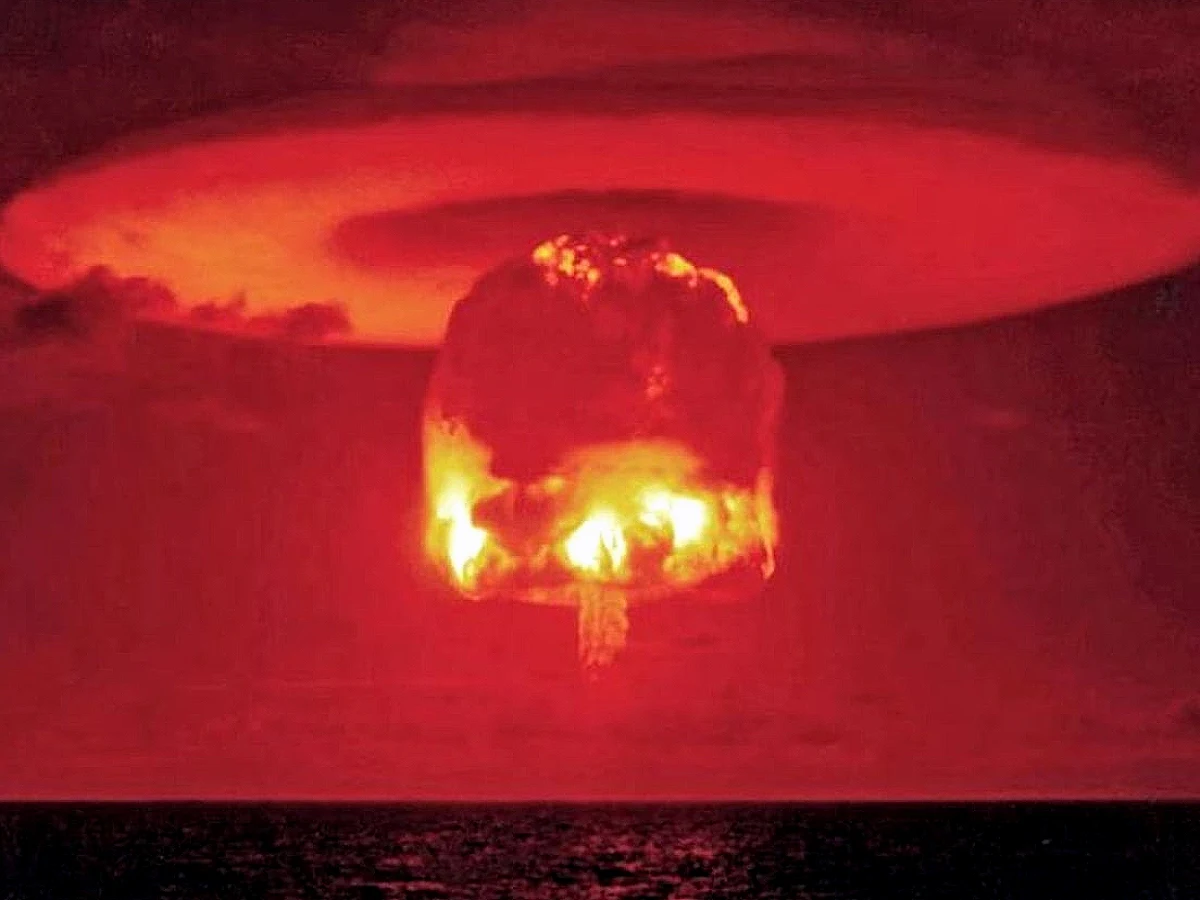ABD'nin Nükleer Deneyi Castle Bravo: Beklenenden 3 Kat Güçlü Patlama ve Sonuçları