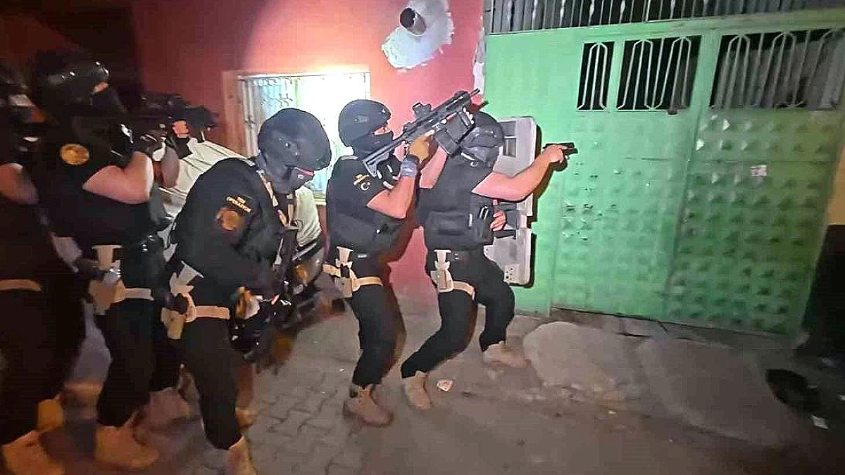 Adana'da DEAŞ'a Yönelik Operasyonda 16 Kişi Gözaltına Alındı