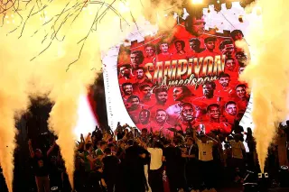 Amed Sportif Faaliyetler Kupasını Kaldırdı