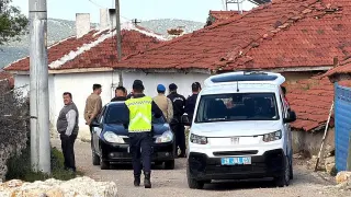 Arazi Anlaşmazlığında Amca Tüfekle Öldürüldü, Yeğeni Yaralandı