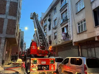 Bağcılar'da Apartman Dairesinde Yangın Çıktı