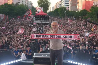 Batman Petrolspor'un Şampiyonluk Kutlamasına Ünlü İsimler Akın Etti