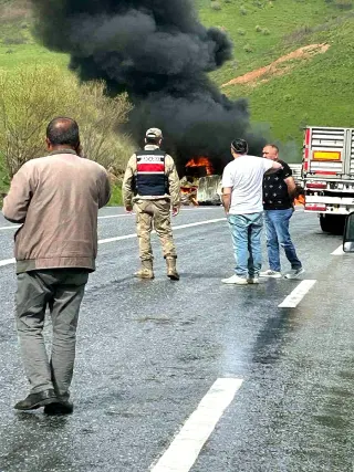 Bitlis-Van Karayolu'nda Trafik Kazası: 2 Kişi Hayatını Kaybetti