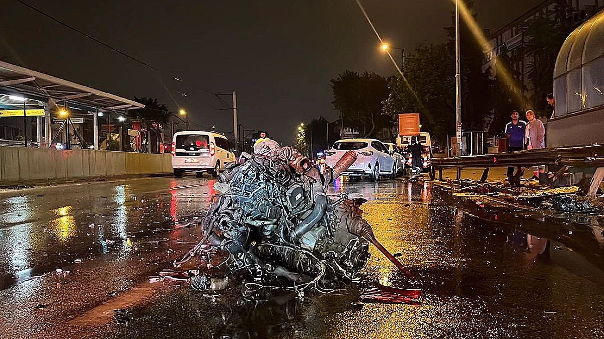 Bursa'da Trafik Kazası: 1'i Ağır 2 Yaralı