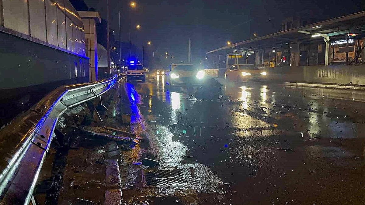 Bursa'da Trafik Kazası: 1'i Ağır 2 Yaralı