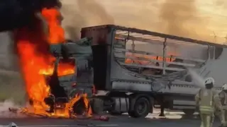 Çatalca'da Seyir Halindeki TIR Alevlere Teslim Oldu