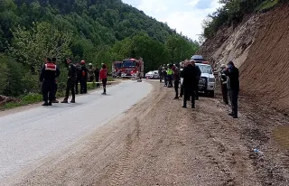 Düzce'de Kamyonet Dereye Devrildi: 1 Ölü