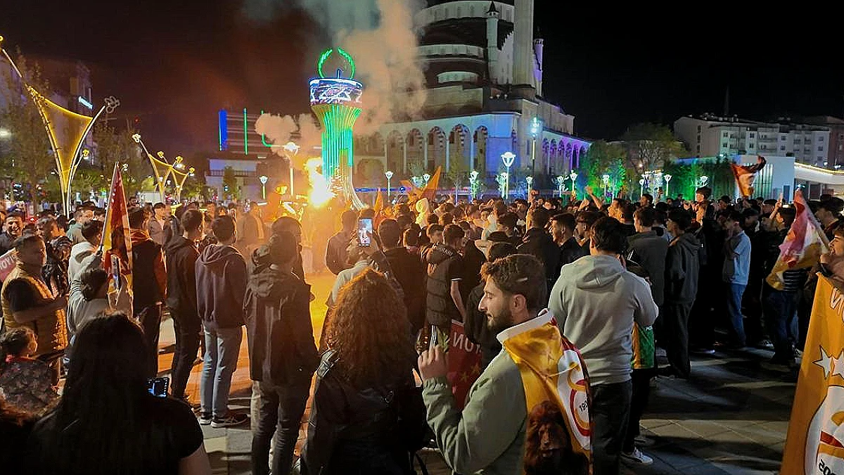 Galatasaray'ın Şampiyonluğu Bingöl'de Coşkuyla Kutlandı