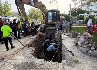 Konya'da Göçük Altında Kalan 2 Kardeş İşçi Kurtarıldı
