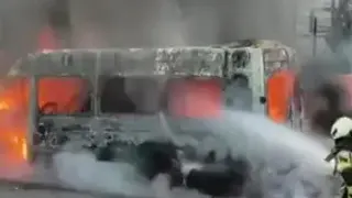 Öğrenci Servisi Alevlere Teslim Oldu