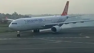 THY uçağında tahliye: İniş takımlarında duman paniği