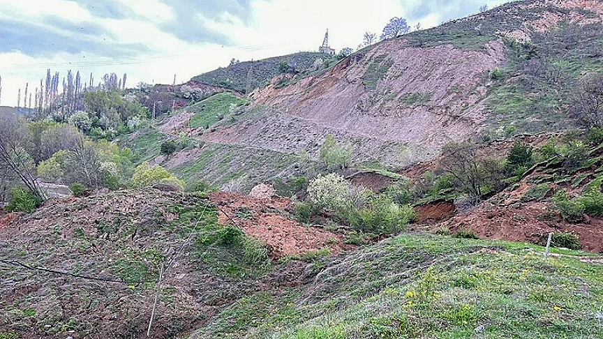 Tokat'ta Heyelan Güvenlik Kamerasına Yansıdı