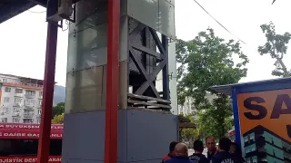 Üst Geçitte Asansör Faciası: Genç Adam Sıkışarak Hayatını Kaybetti