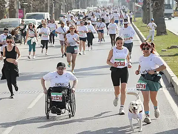 Zübeyde Hanım Koşusu Binlerce Katılımcıyla Gerçekleştirildi